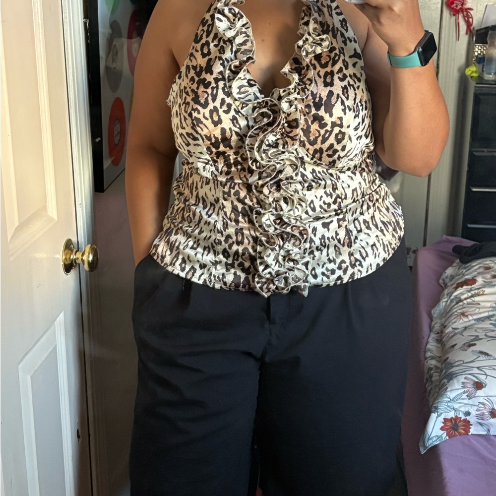 Chic Leopard Print Ruffle Tank Top - Picture 2 of 6